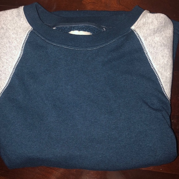 American Eagle Sweater - Picture 1 of 3
